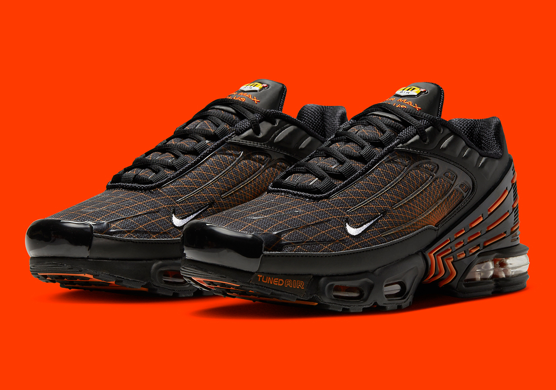 Titular Orange Accents Further Explore The Nike Air Max Plus 3's Spirograph Pattern