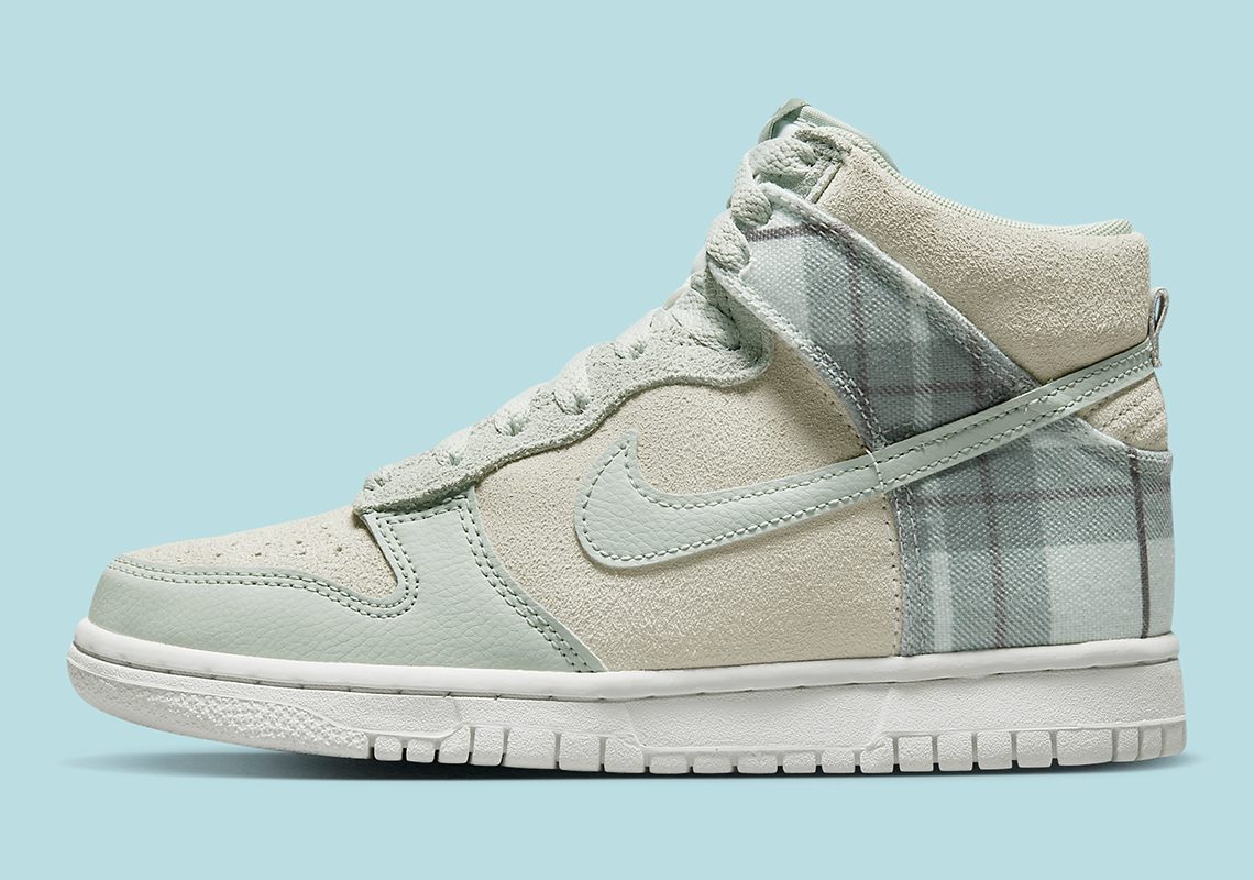 Nike Dresses This Kids' Dunk High In Mint-Toned Plaids