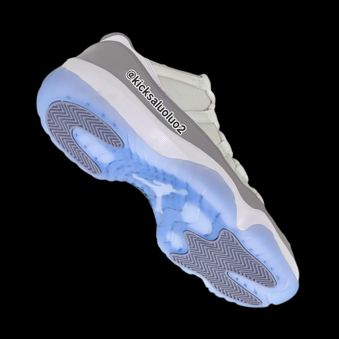 Air Jordaan 11 Low Cement Grey Av2187 140 1