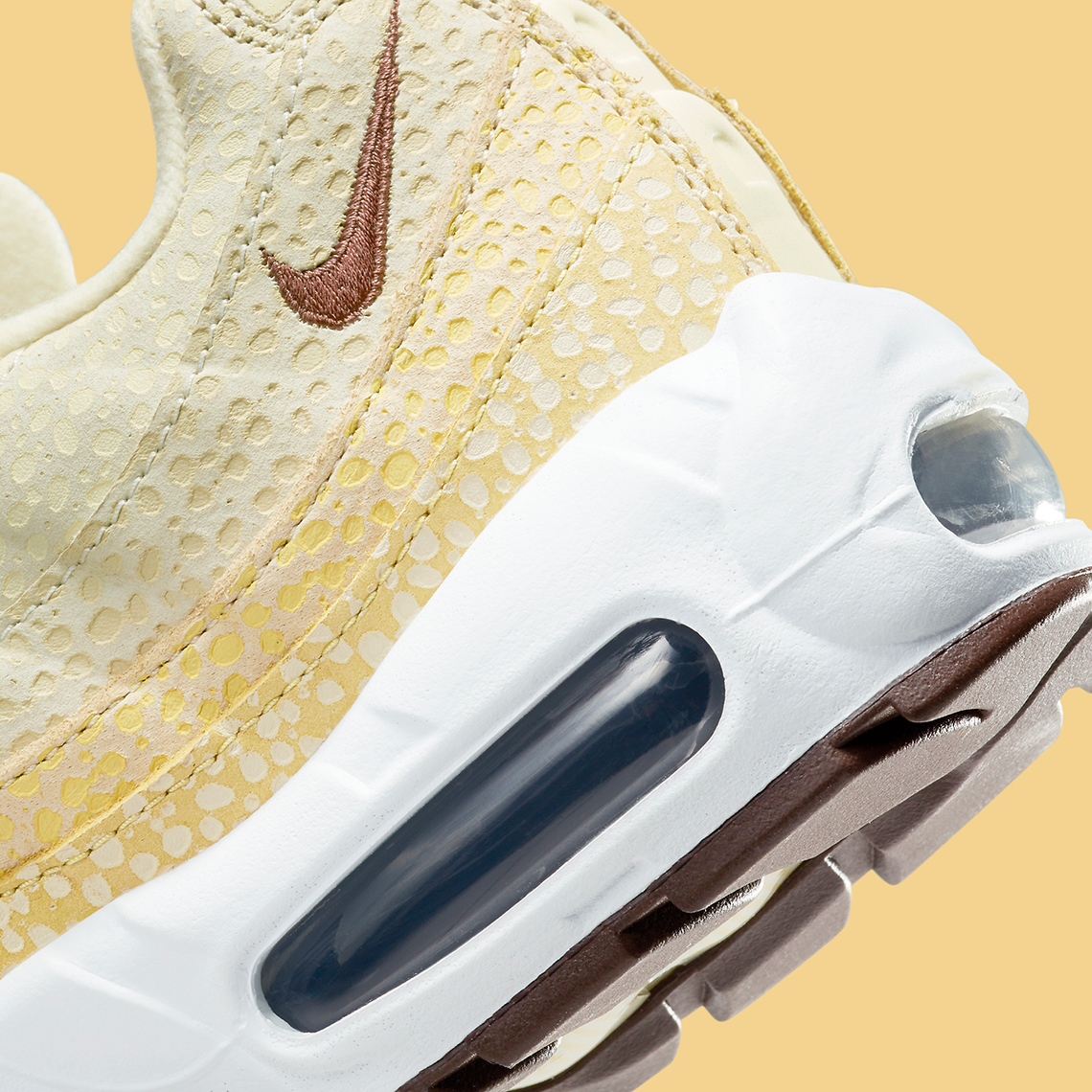 Nike Air Max 95 Womens Alabaster Earth Coconut Milk Fd9857 700 1