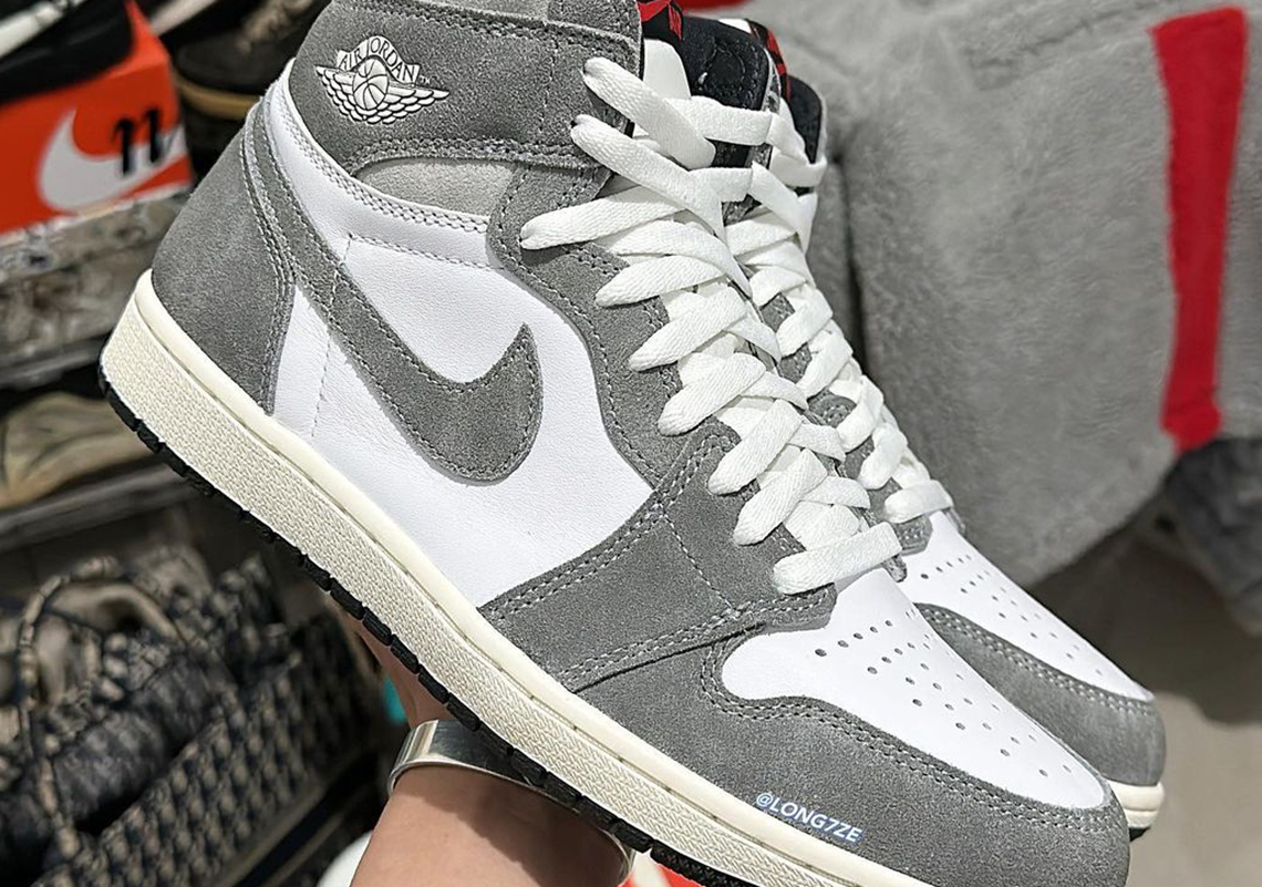 First Look At The Air Jordan 1 “Washed Black”