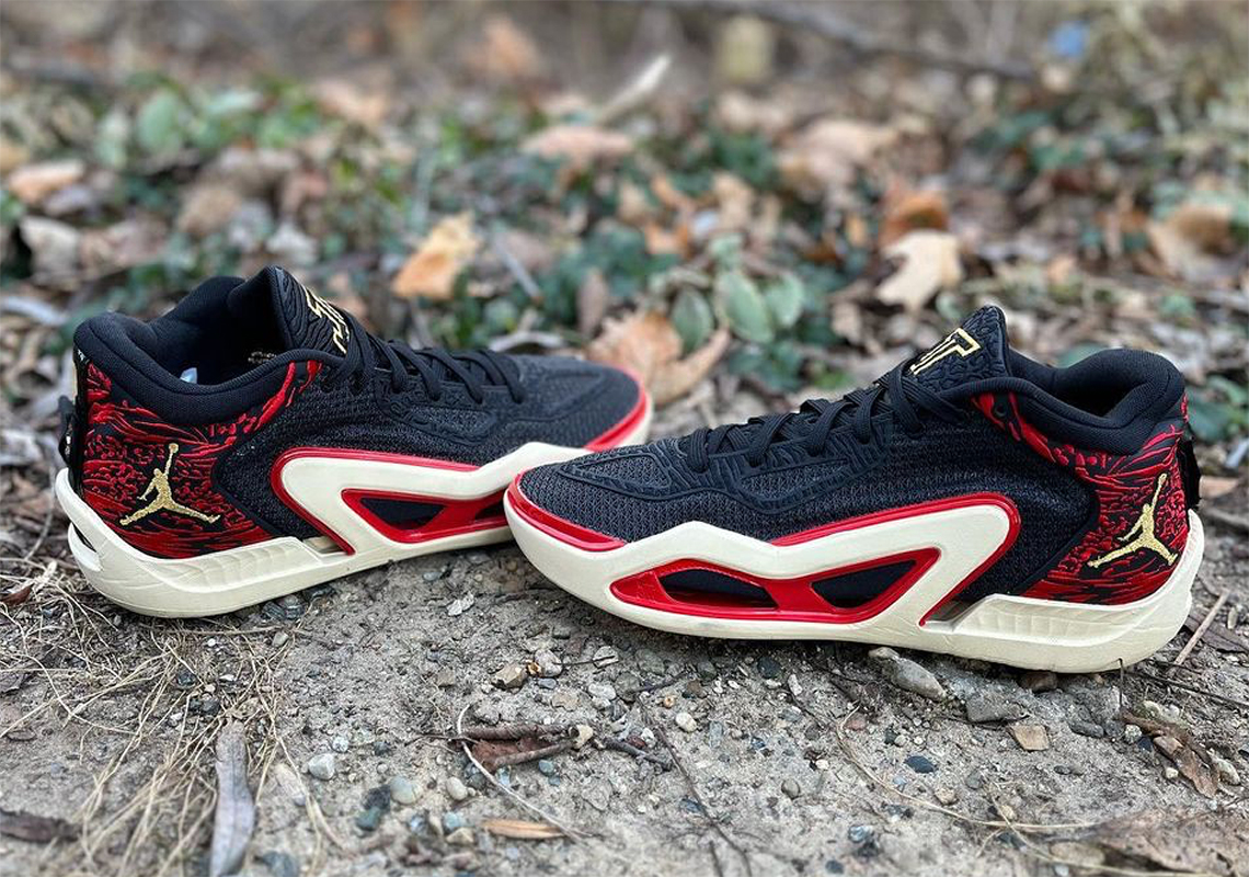 Jordan Jt1 Black Red 4