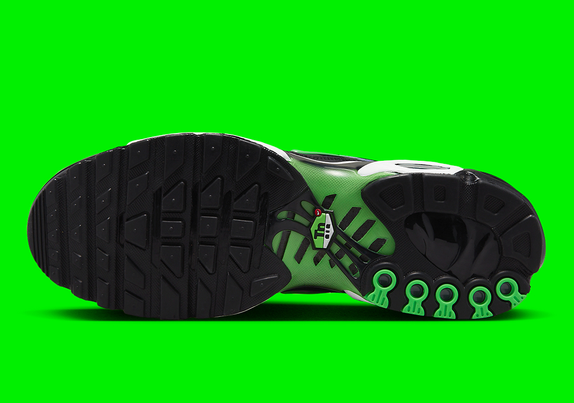 Nike Air Max Plus Icons Dx4326 001 4