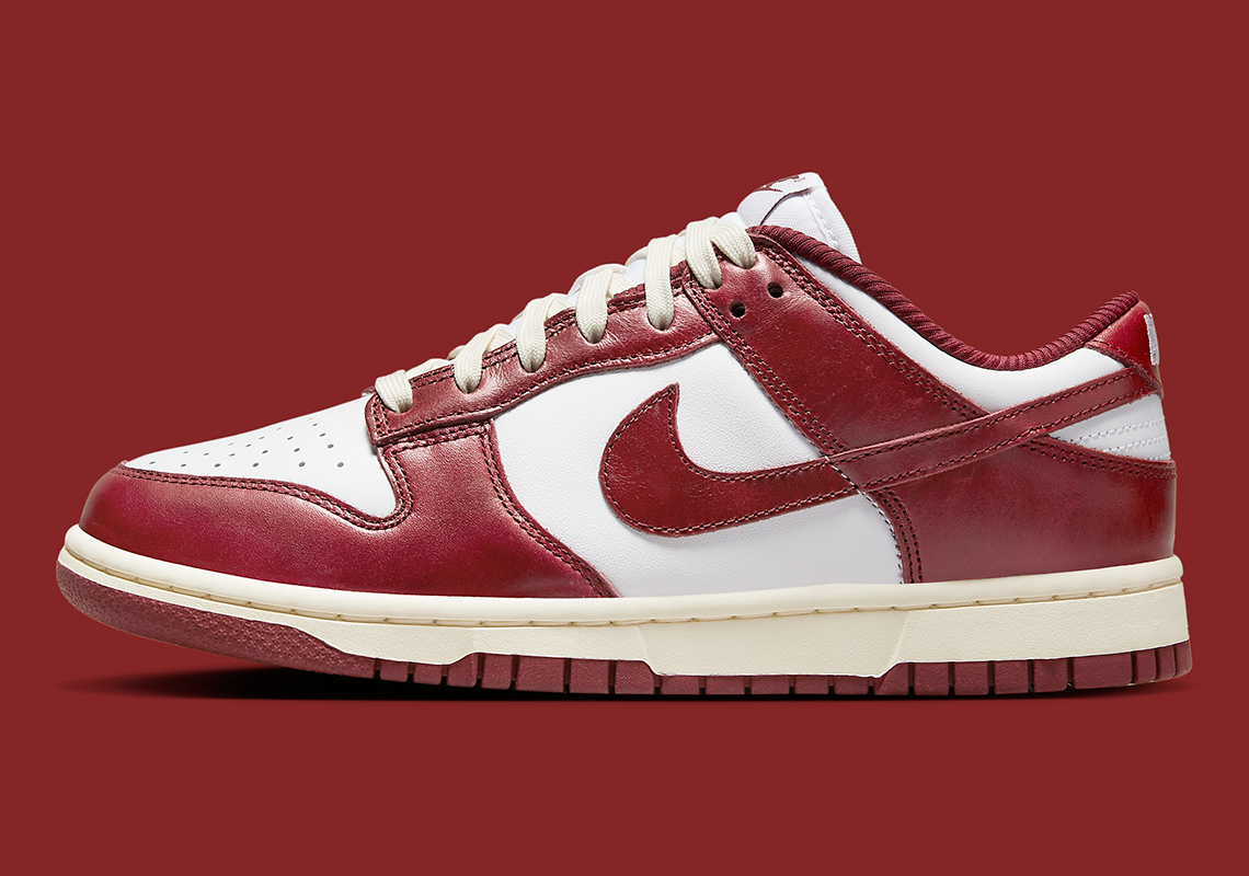 Nike Dunk Low Vintage Team Red White 5