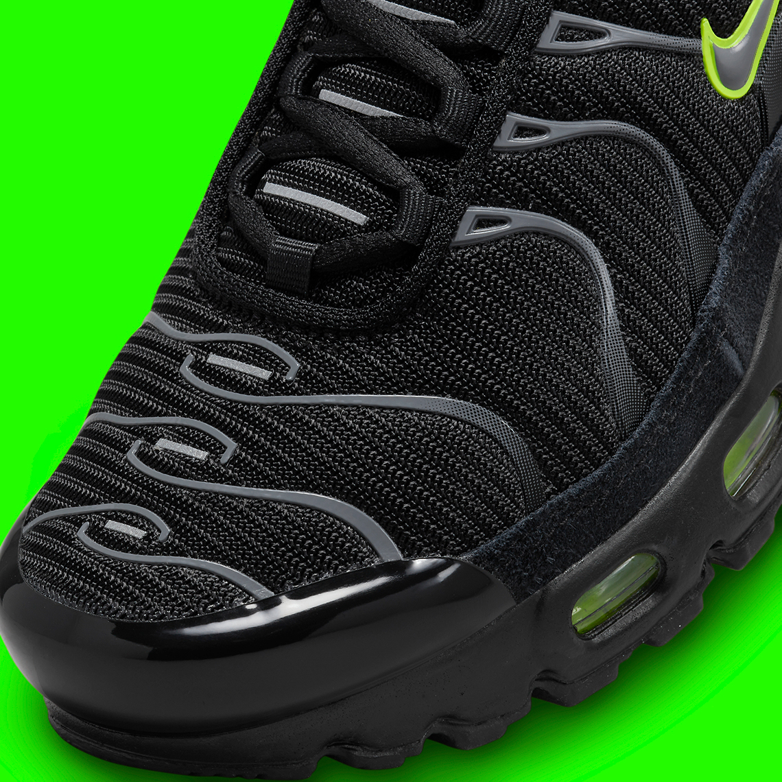Nike Air Max Plus Gs Black Volt Fq2399 001 1