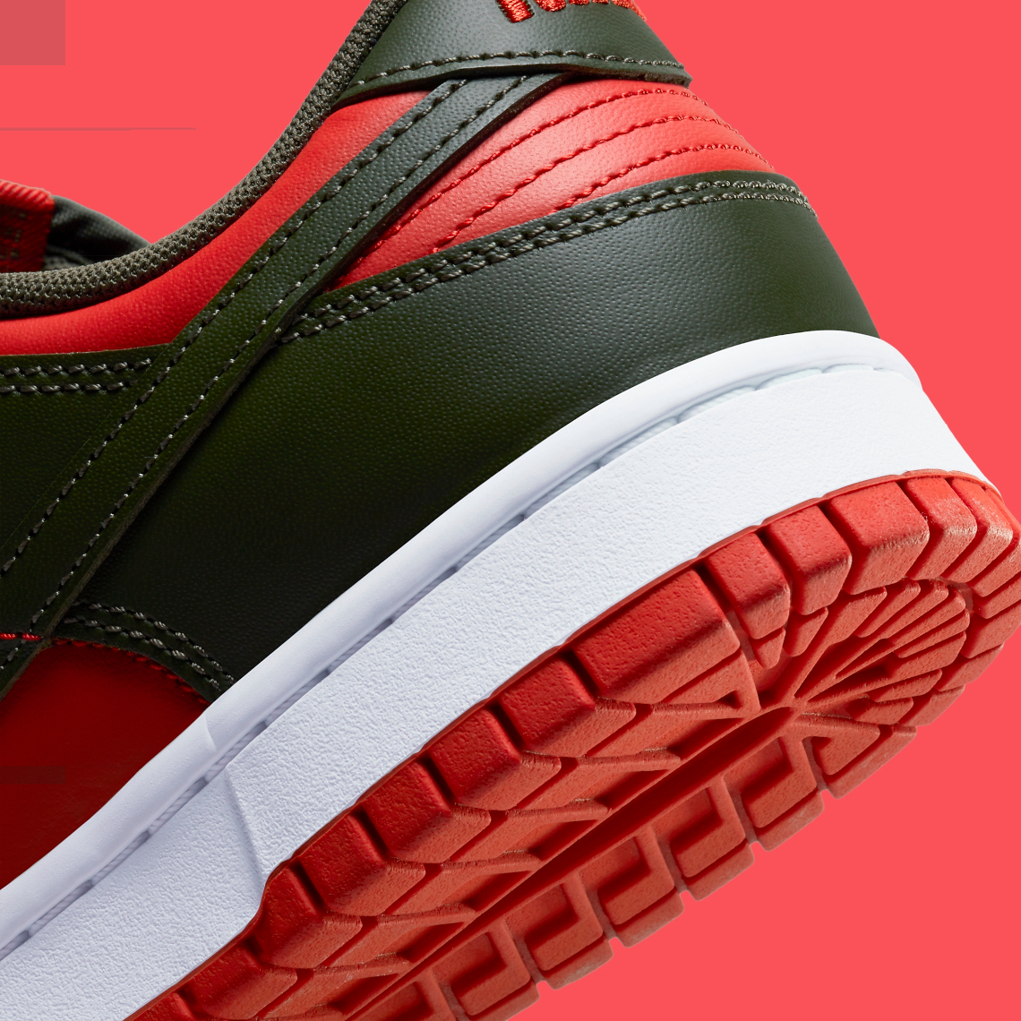 Nike Dunk Low Mystic Red Dv0833 600 1
