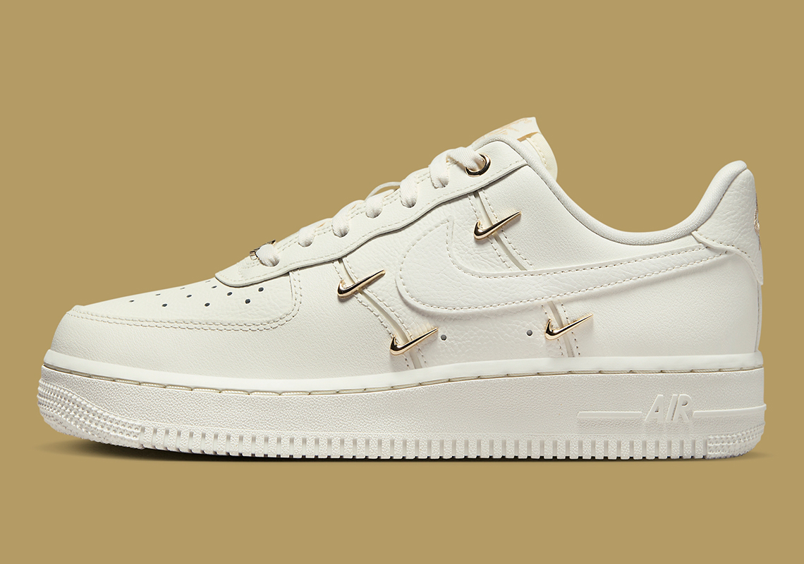 Nike Air Force 1 Low Sail Metallic Gold Fv3654 111 6
