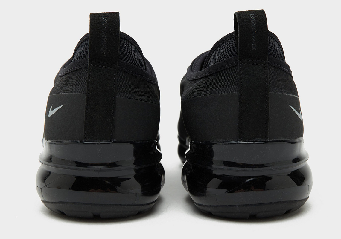 Nike Vapormax Moc Roam Dz7273 001 Release Date 5