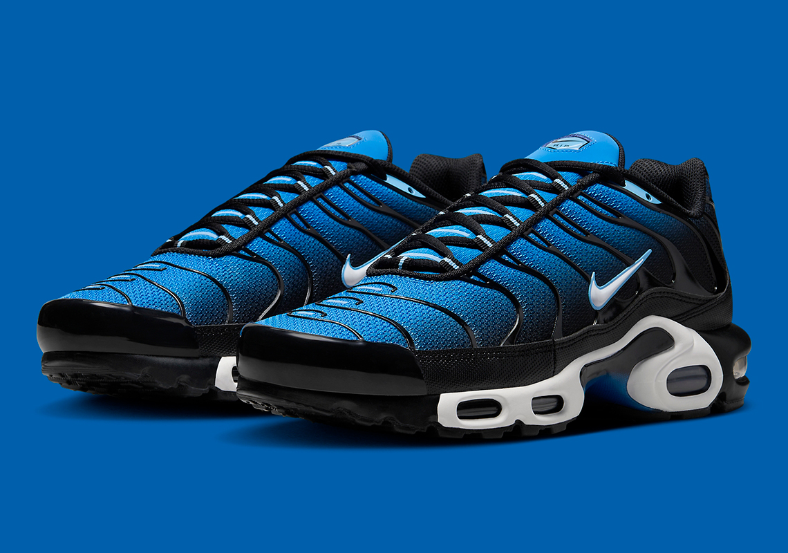 "Photo Blue" And Black Consume The Nike Air Max Plus
