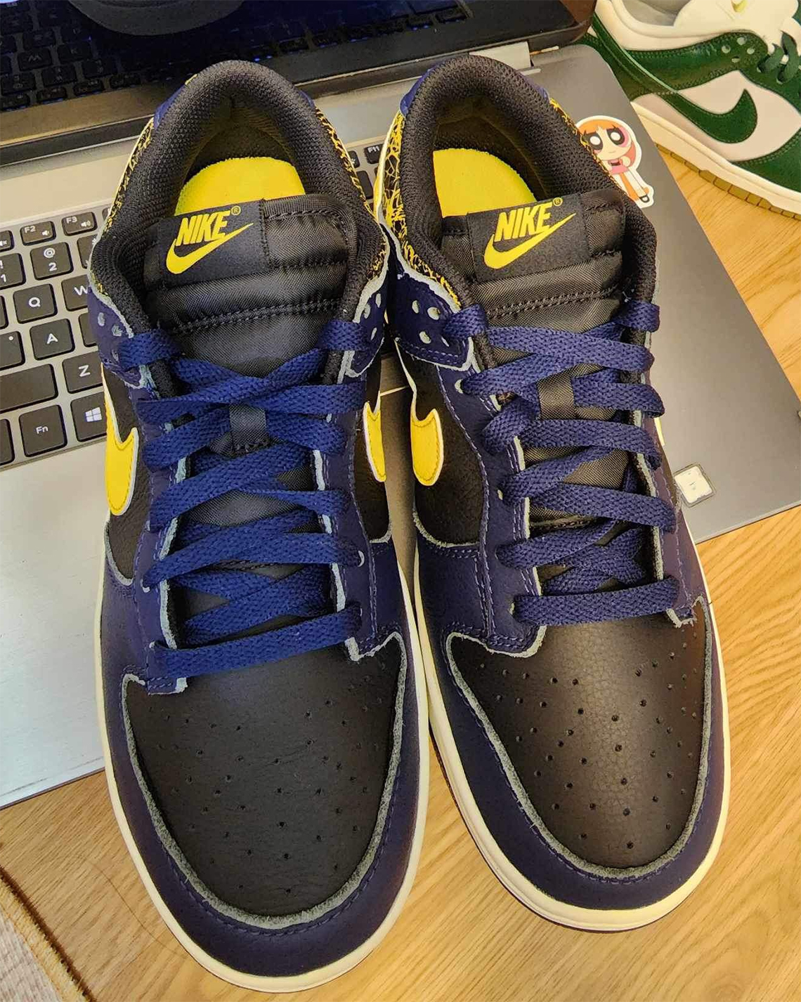 Nike Dunk Low Vintage Michigan Fz4014 010 1