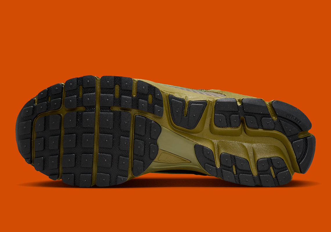 Nike Zoom Vomero 5 Pacific Moss Black Pear Release Date 4