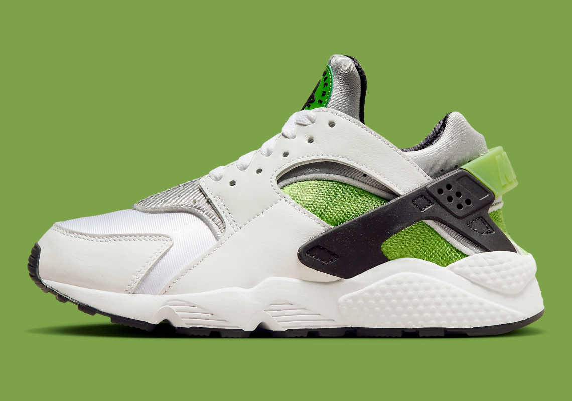 "Chlorophyll" Looks Good On The Nike Air Huarache