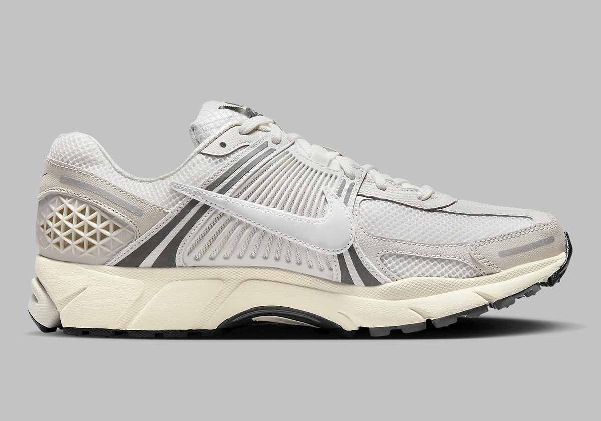 Nike Zoom Vomero 5 Platinum Tint Photon Dust Hf0731 007 9