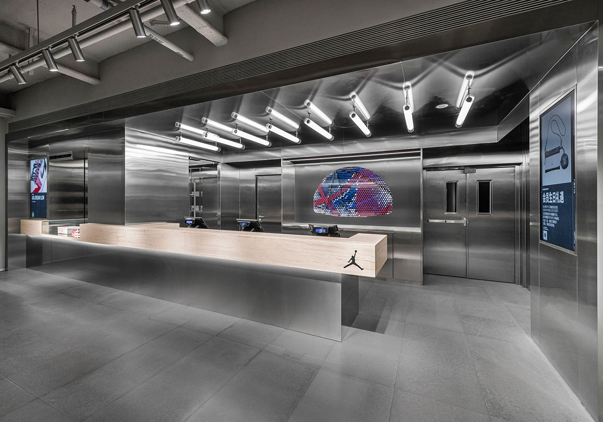 Jordan World Of Flight Beijing Santilun Store 5