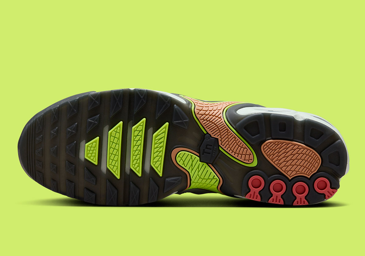 Nike Air Max Plus Drift Light Silver Barely Volt Fd4290 009 7