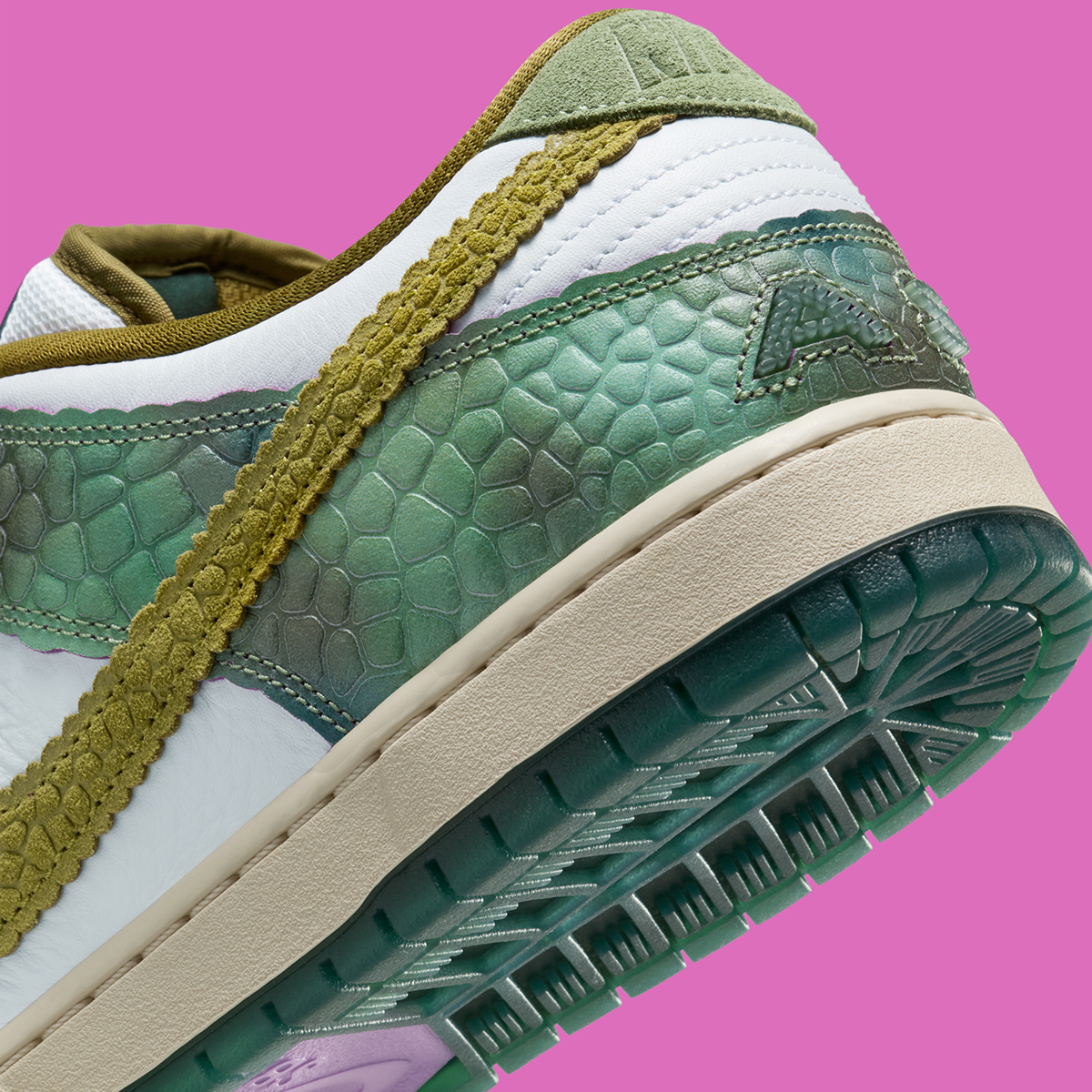 Alexis Sablone Nike Sb Dunk Low Hj3386 300 10