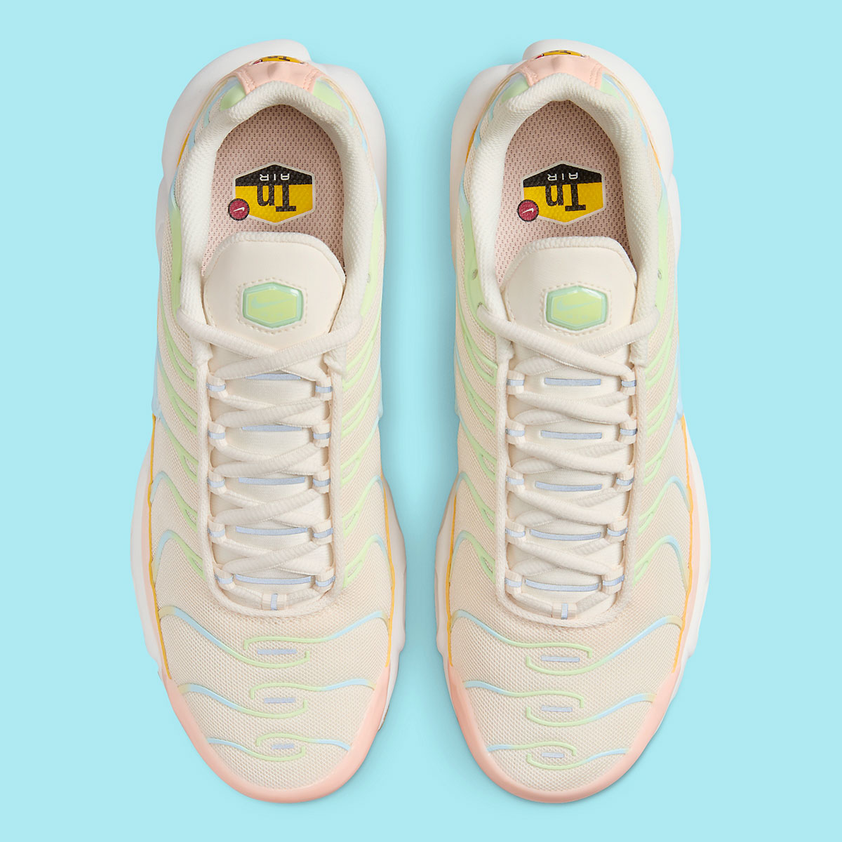Nike Air Max Plus Crimson Tint Glacier Blue Dz3671 800 1