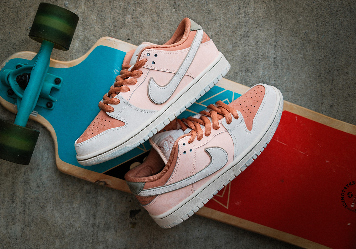 Detailed Images Of The Nike The SB Dunk Low "Trocadéro Gardens"