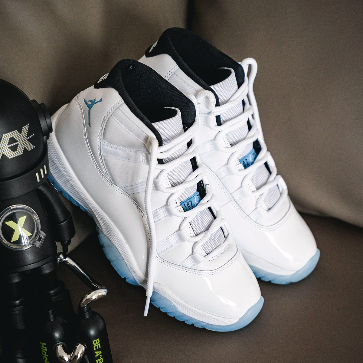 Jordan 11 Legend Blue 6