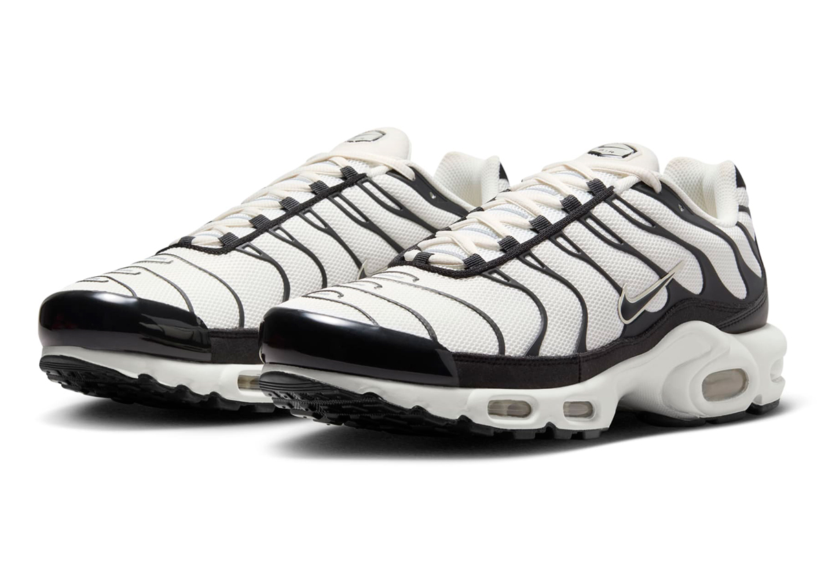 The Nike Air Max Plus Gets A "Panda" Colorway