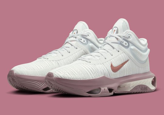 The Nike Zoom GT Jump 2 Wears Split Color Blocking