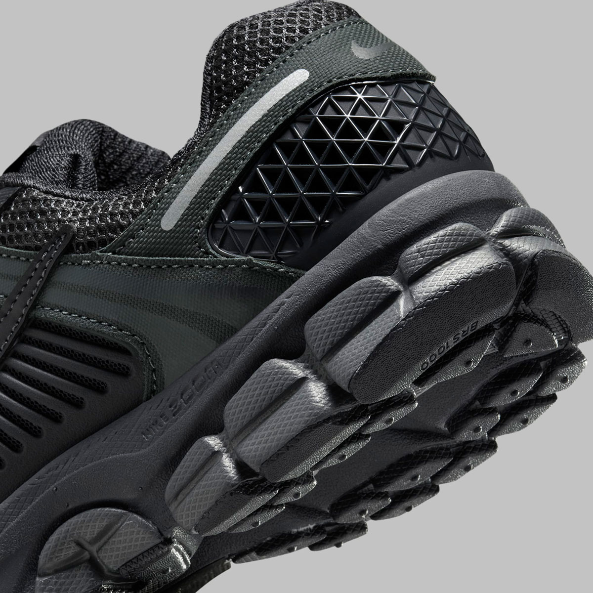 Nike Zoom Vomero 5 Triple Black Fq7079 002 2