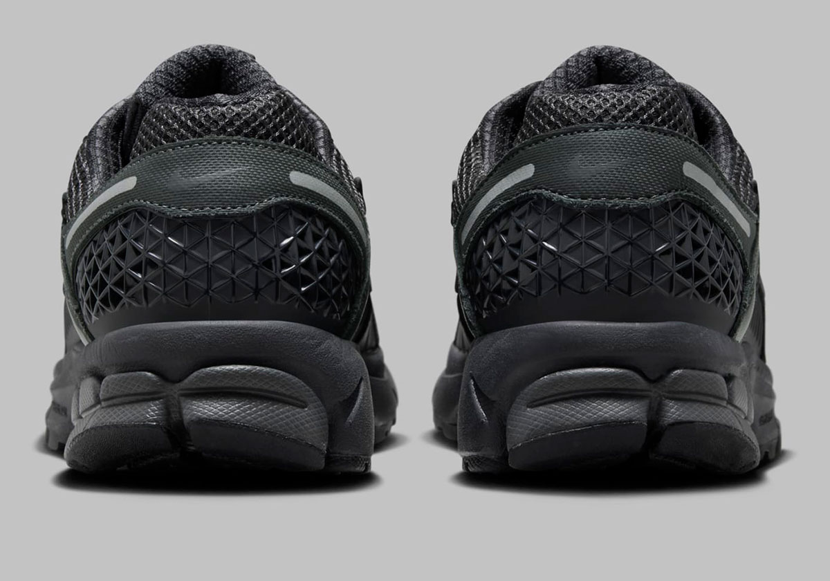 Nike Zoom Vomero 5 Triple Black Fq7079 002 4