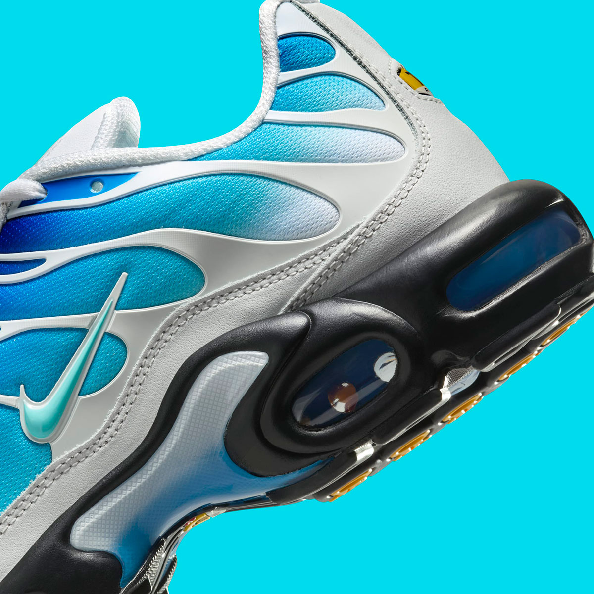 One Block Down Nike Air Max Plus Fz3308 400 6