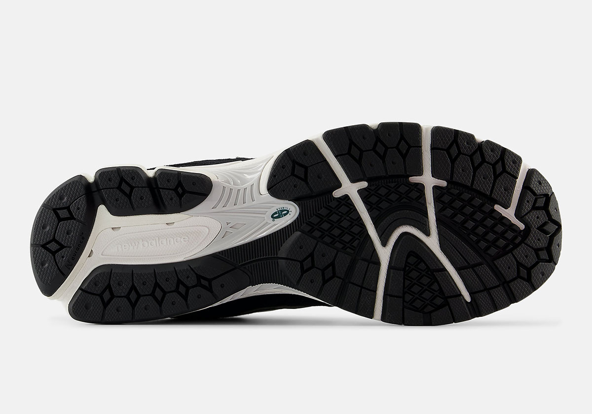 New Balance 2002r Black Green M2002rra 1