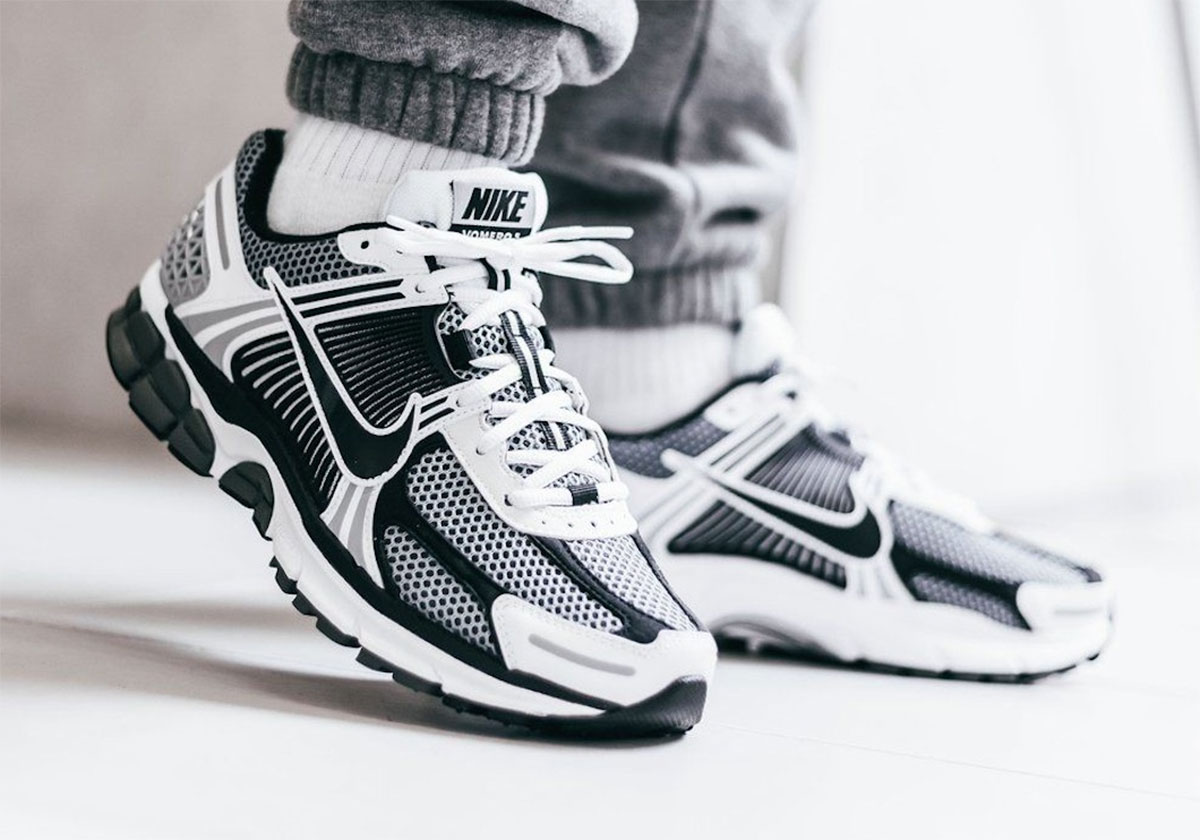 The Nike Zoom Vomero 5 SP “Dark Grey” Releases On October 25th