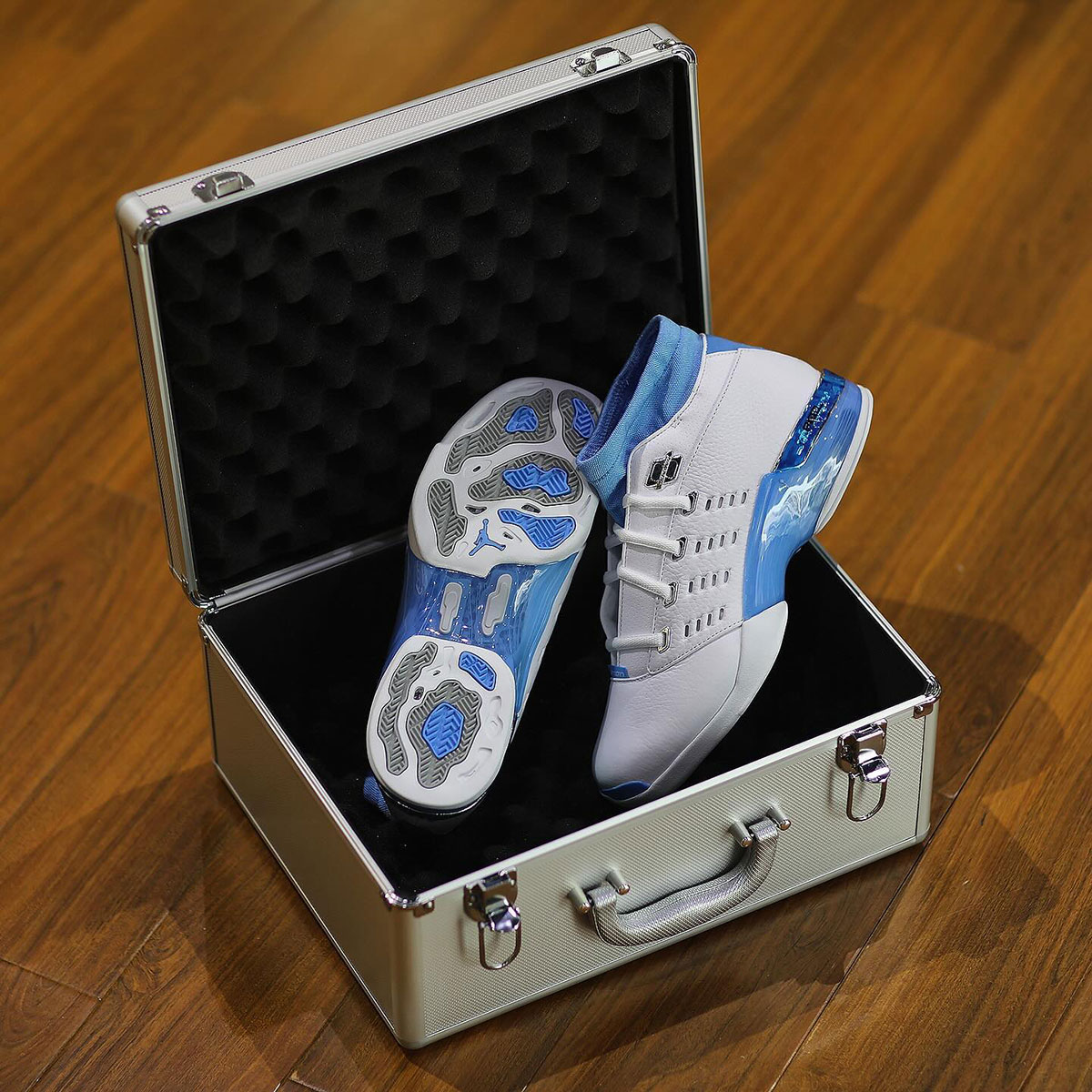 Air Jordan 17 Low Unc Fj0395 140 Release Date 17