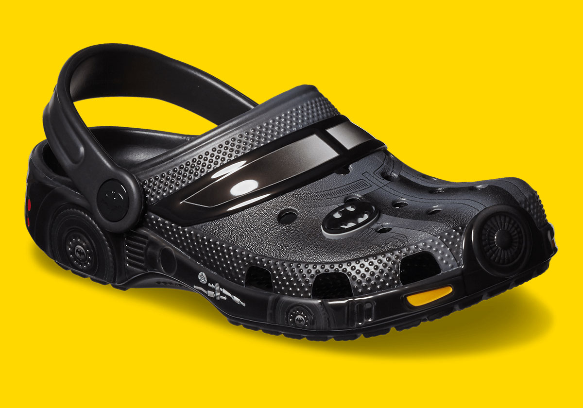 Batman Batmobile Crocs Gs 210229 001 2 3e6612