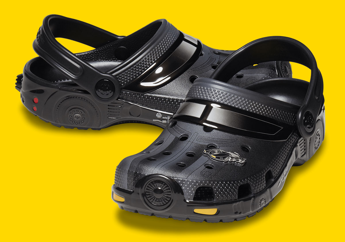 Batman Batmobile Crocs Gs 210229 001 4 E05a00