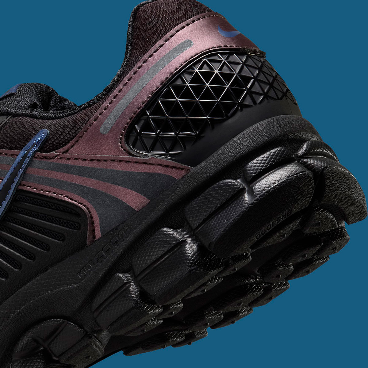 Nike Zoom Vomero 5 Burgundy Black Utility 2