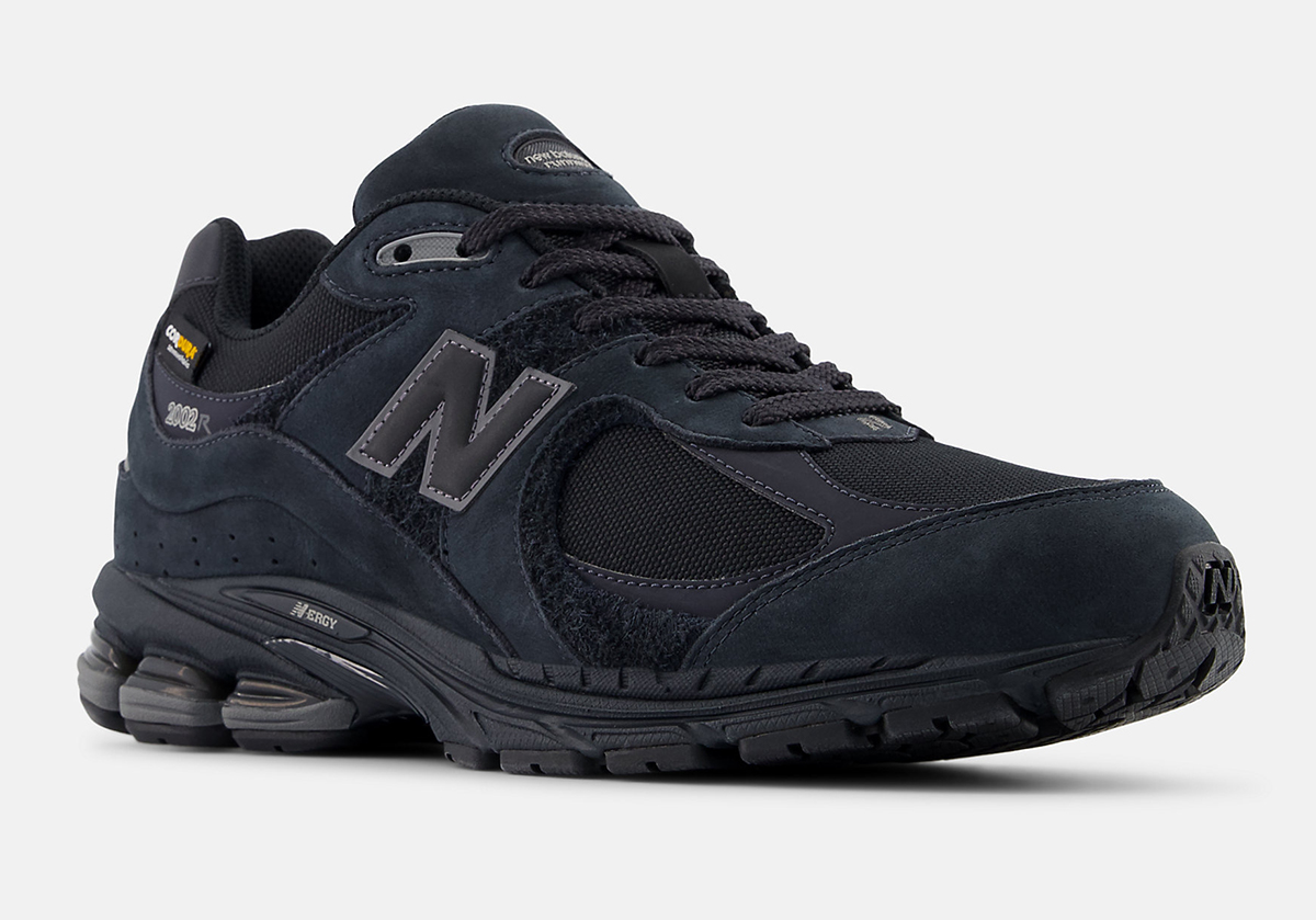 New Balance 2002r Cordura Black M2002rpj 1