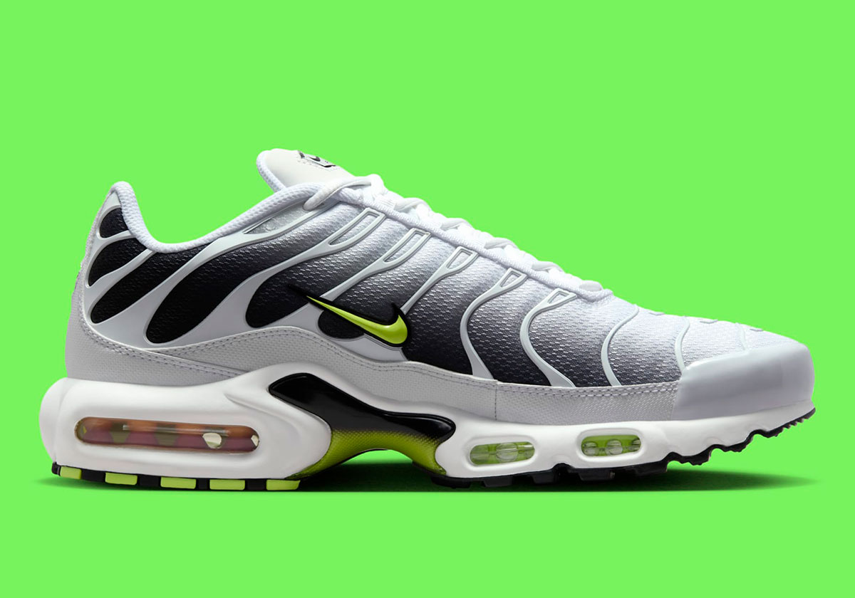 Nike Air Max Plus White Volt Black Dm0032 103 7