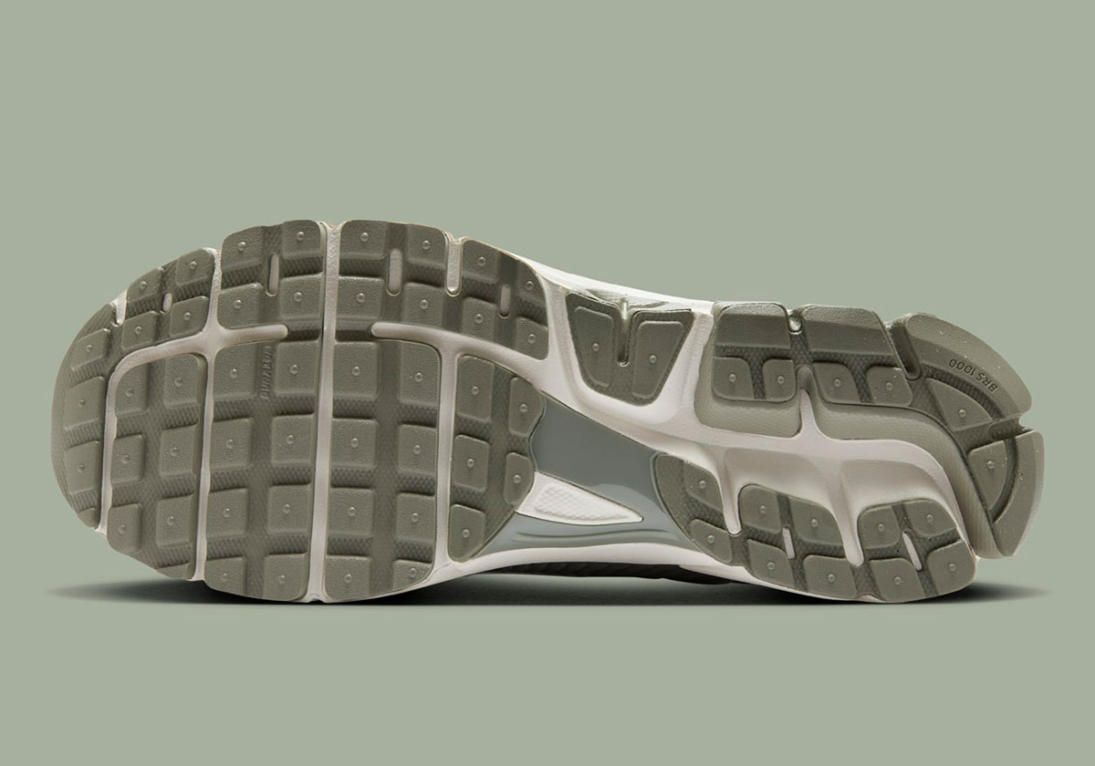 Nike Zoom Vomero 5 Dark Stucco Light Smoke Grey Phantom Hf1553 002 8