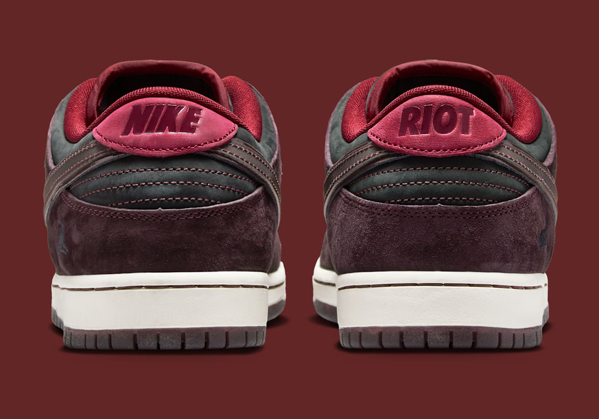 Riot Nike Sb Dunk Fz1289 200 1
