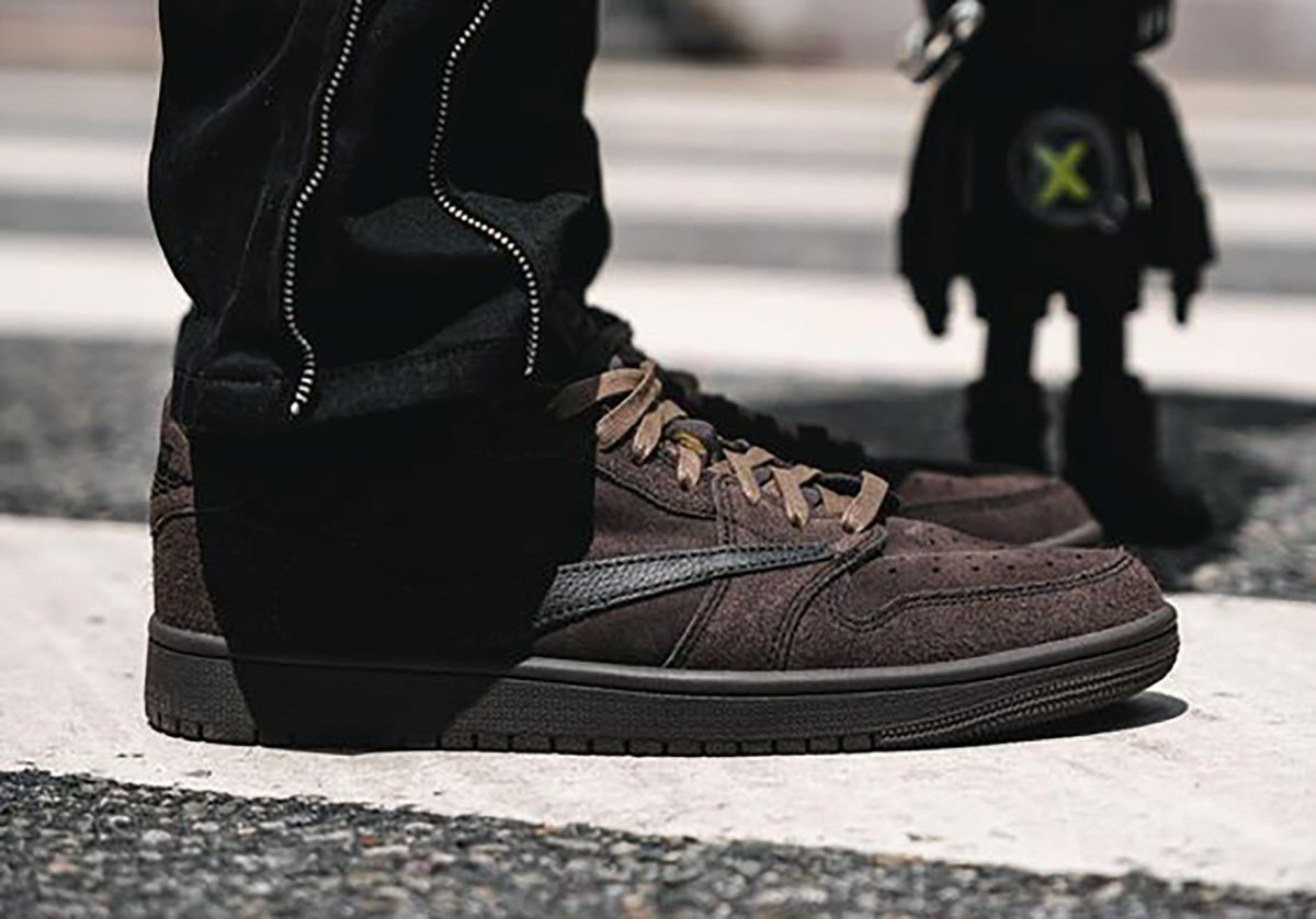 Travis Scott Jordan 1 Velvet Brown