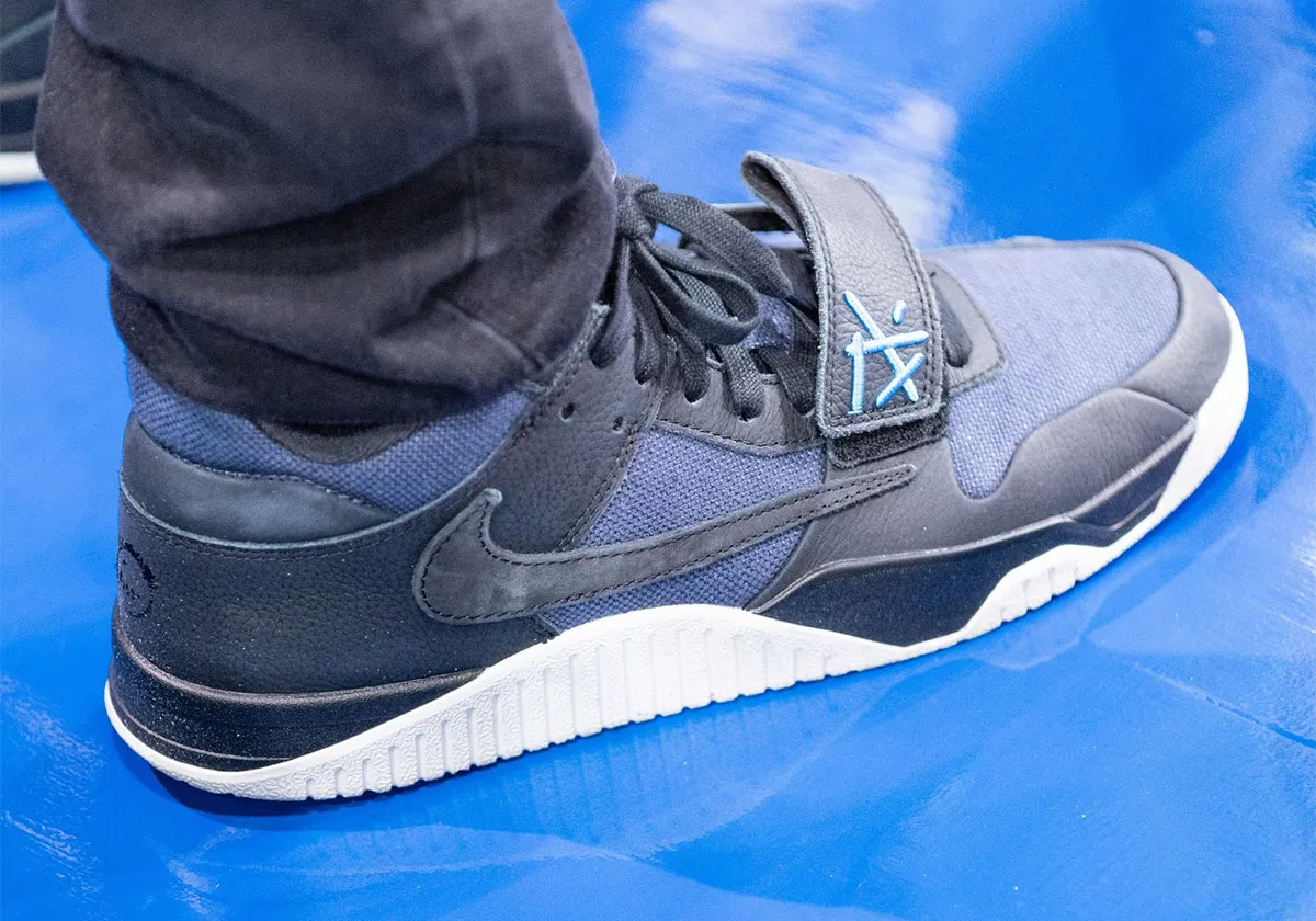 Travis Scott Jordan Jumpman Jack Black Navy 2025