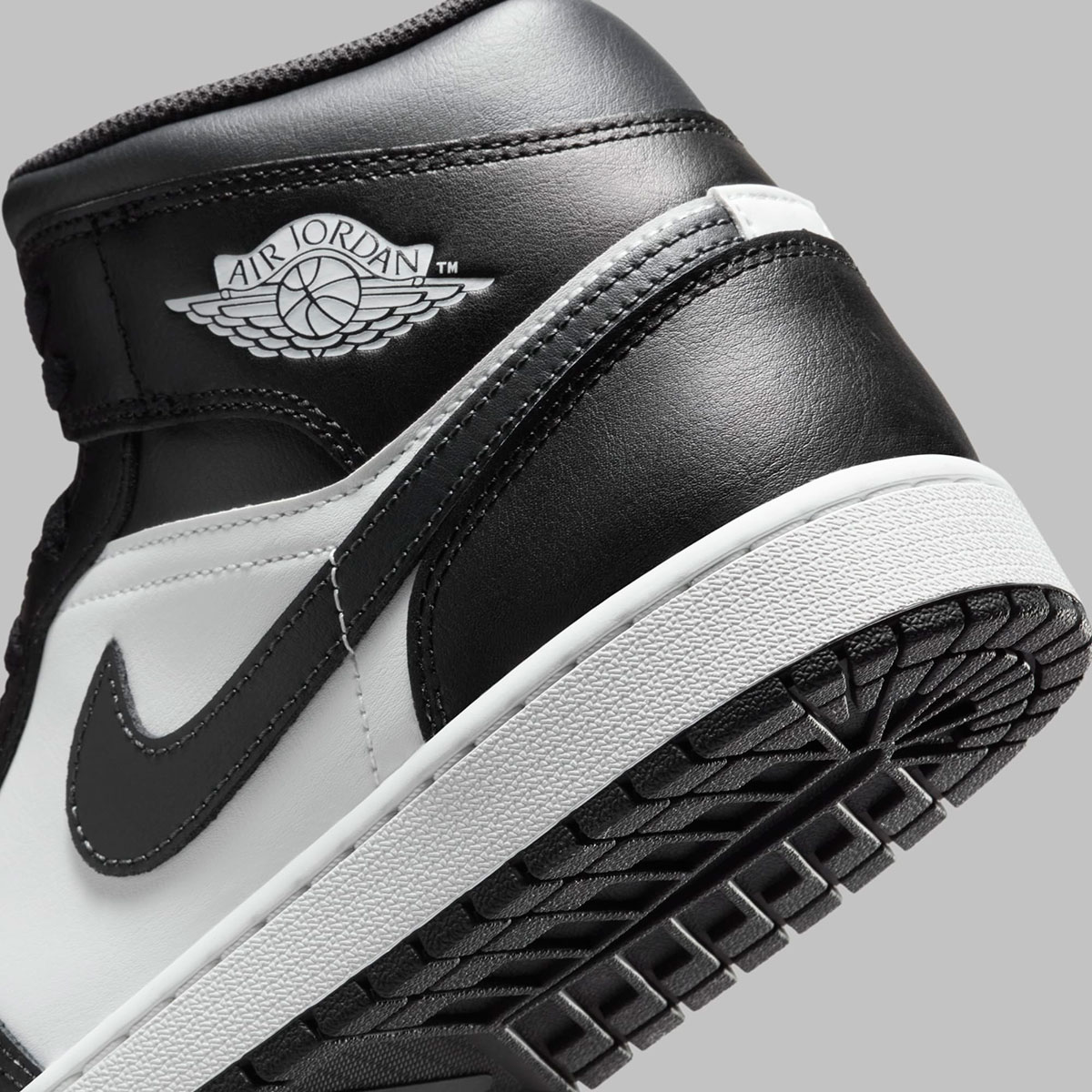 Air Jordan 1 Mid Black Off Noir Summit White Dq8426 010 4