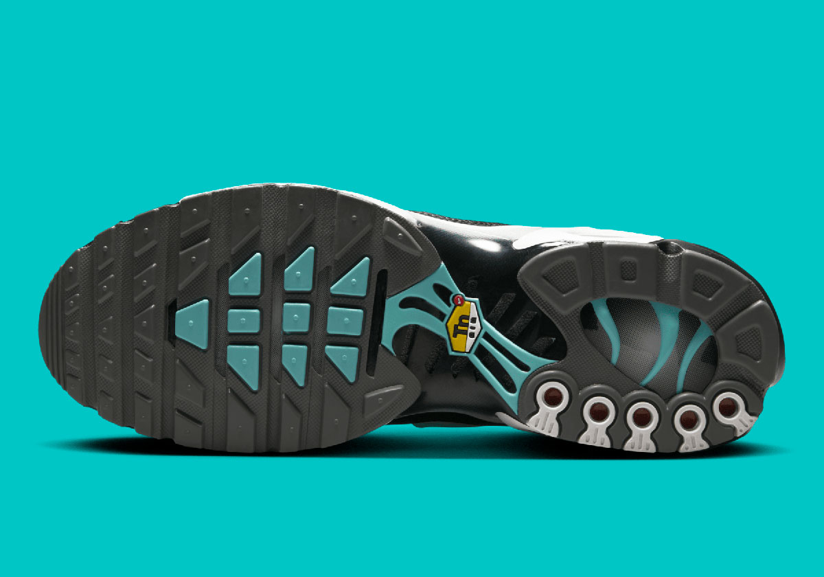 Nike Air Max Plus Mercurial Vapor Hv6225 100 2