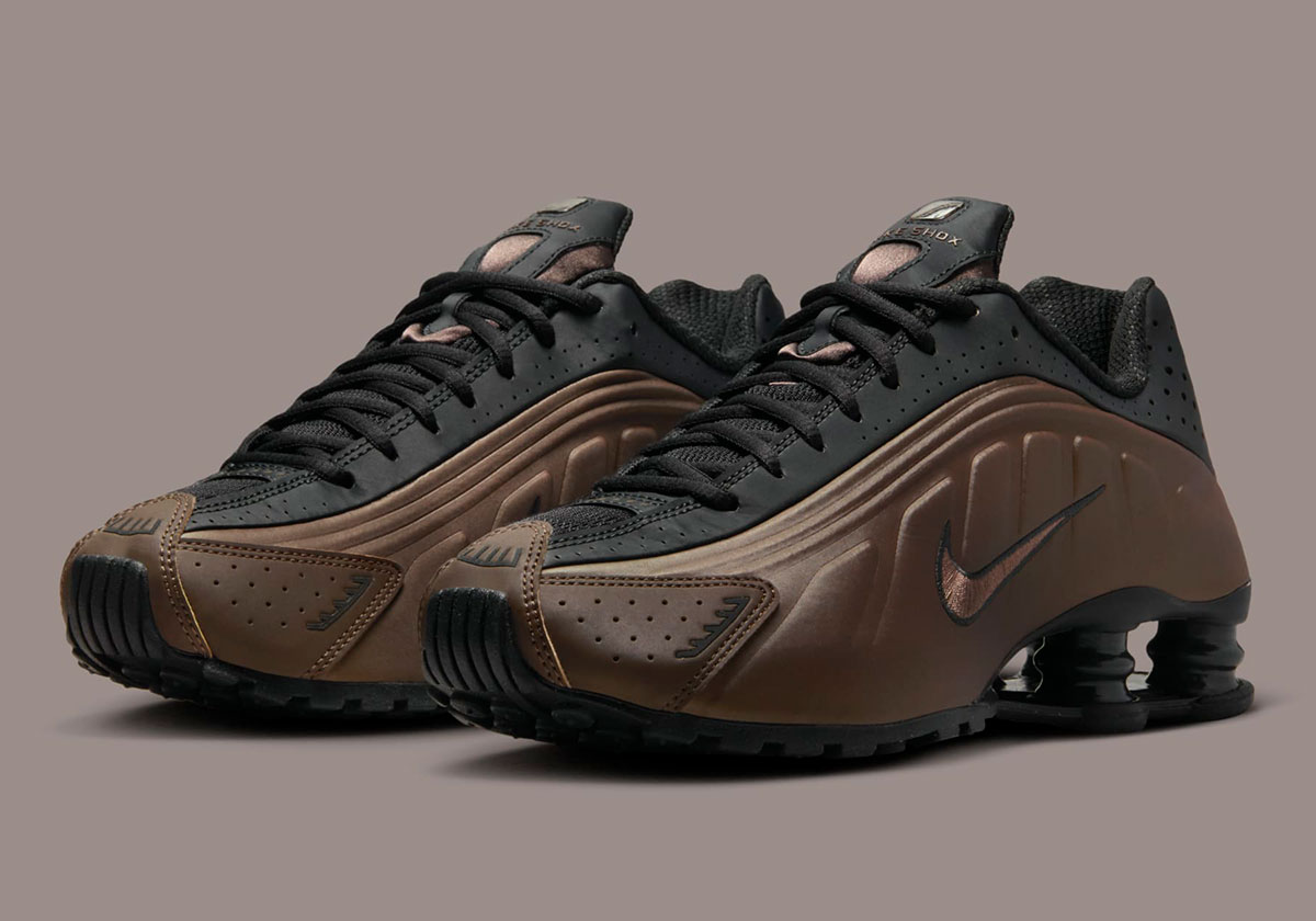 The Nike Shox R4 Creeps Towards Copper With "Ironstone"