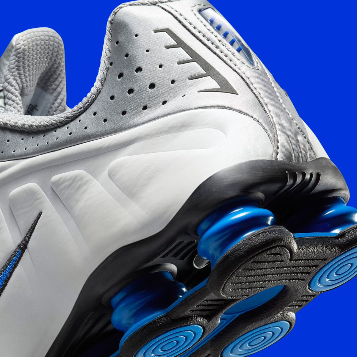 Nike Shox R4 White Metallic Silver Royal Black Hq1988 100 1