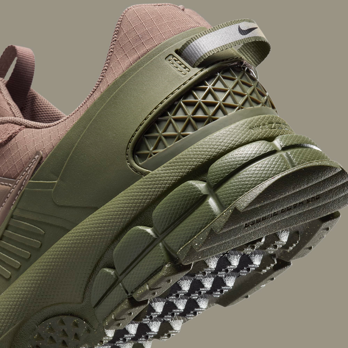 Nike Zoom Vomero 5 Roam Mink Brown Medium Olive Fv2295 201 8