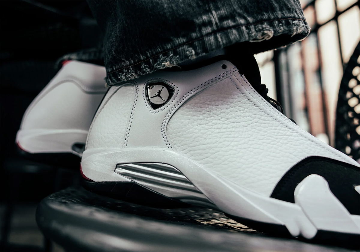 Black Toe Jordan 14s 2