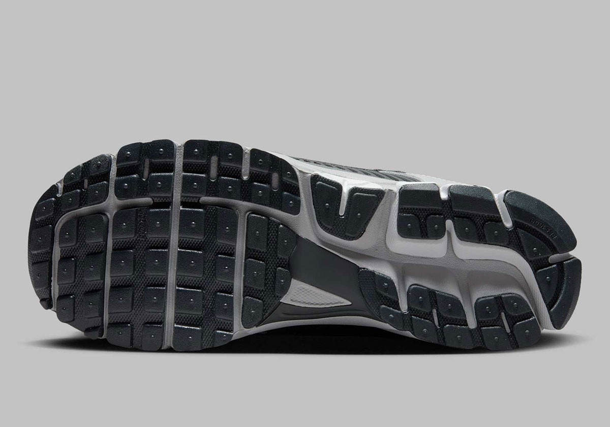 Nike Zoom Vomero 5 Smoke Grey Hv5982 001 2