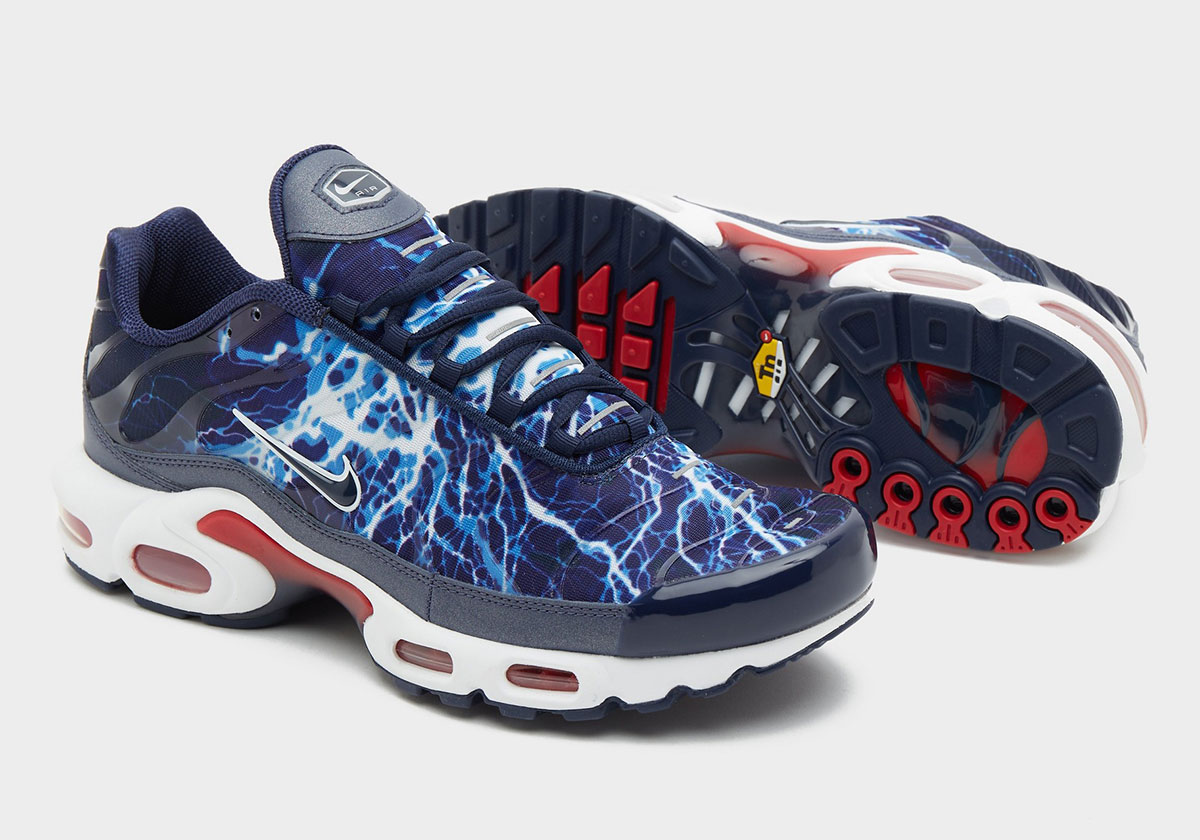 Nike Air Max Plus Eclair Lighning Hv2323 400 1