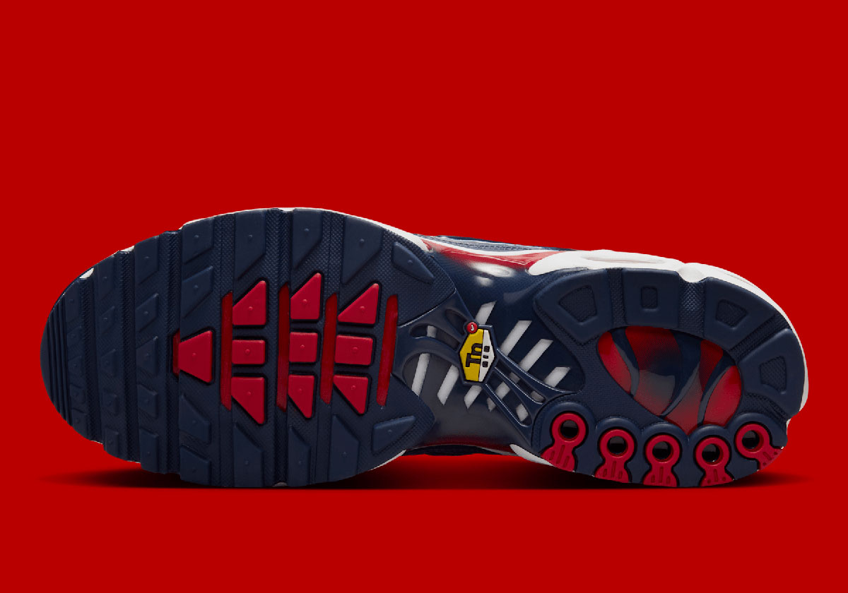 Nike Air Max Plus Eclair Lighning Hv2323 400 Release Date 6