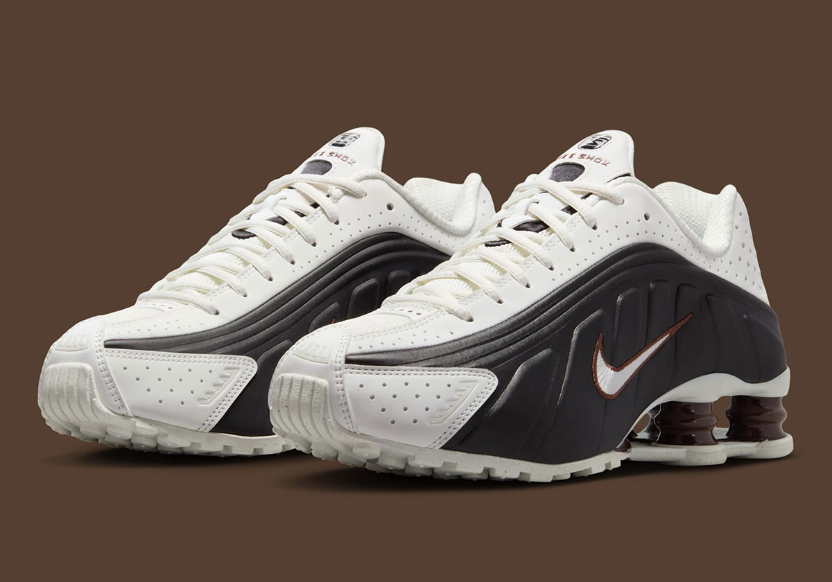 Nike Shox R4 Sail Black Fauna Brown Ar3565 104 1